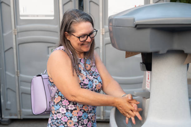 Best Luxury portable toilet rental  in Tieton, WA